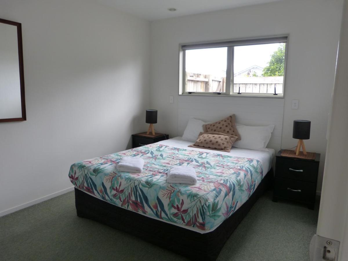 Blake Court Motel Whangamata Exterior photo