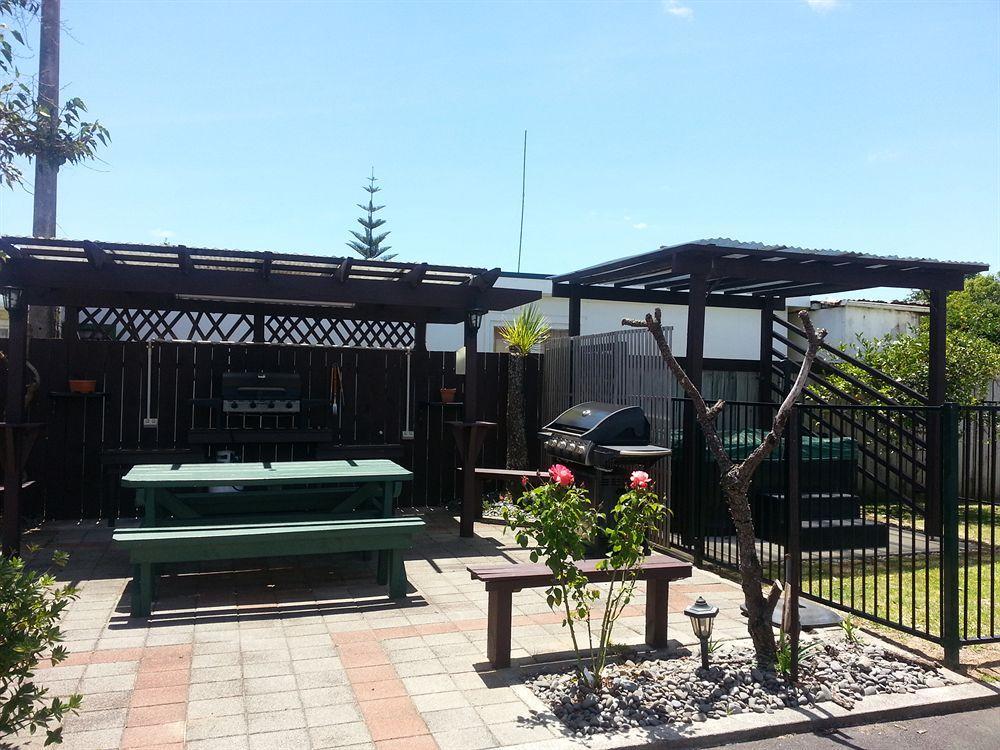 Blake Court Motel Whangamata Exterior photo