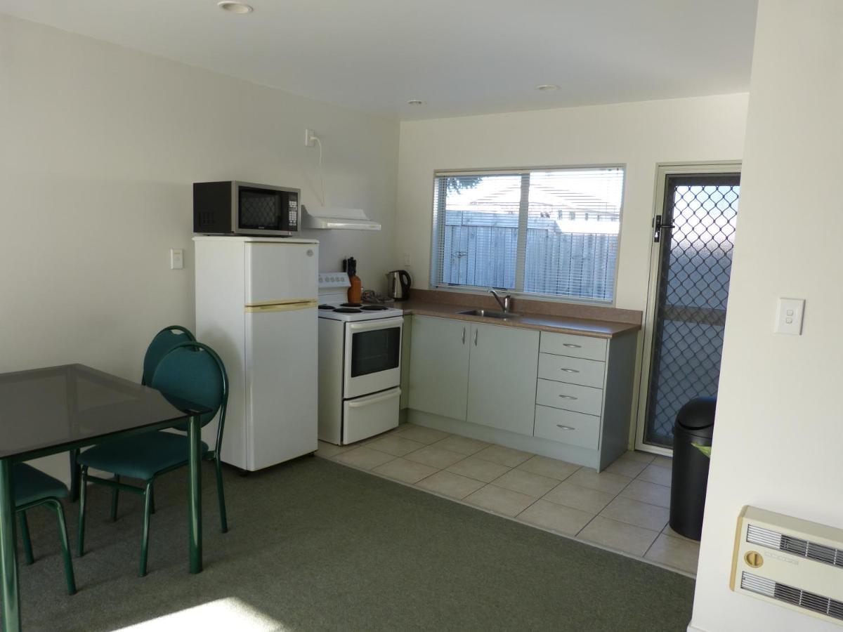 Blake Court Motel Whangamata Exterior photo